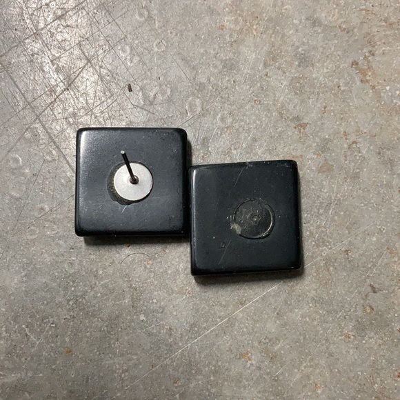 Lucite with mother of pearl insertion pieces moderne earrings Need slight repair - Picture 3 of 4